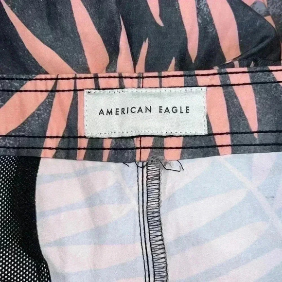 American Eagle Men’s Shorts A2 - Picture 3 of 4